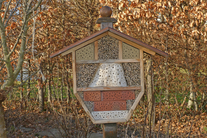 Bienenhotel ohne Schutzgitter